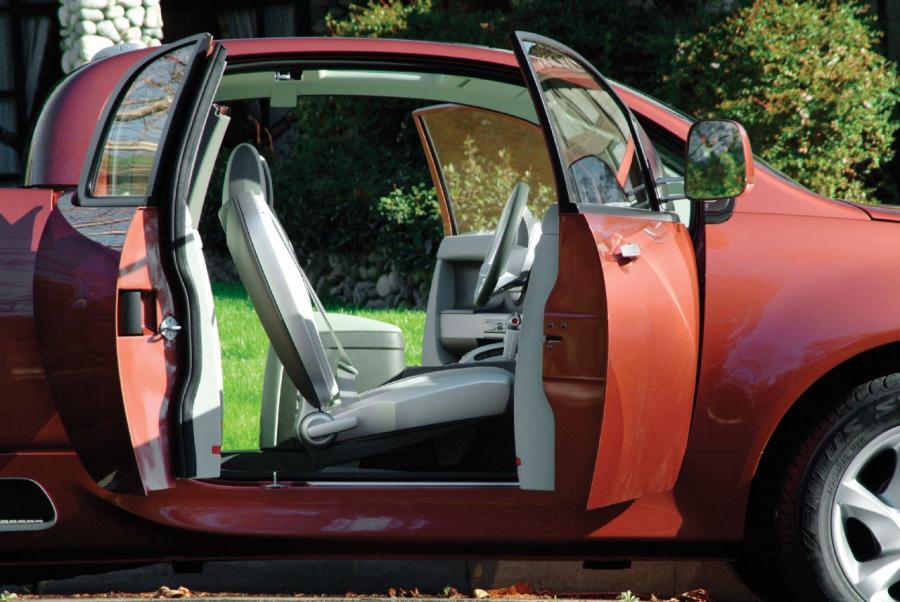  Kia KCV IV Mojave Concept 2004 года  (фото 8 из 29)
